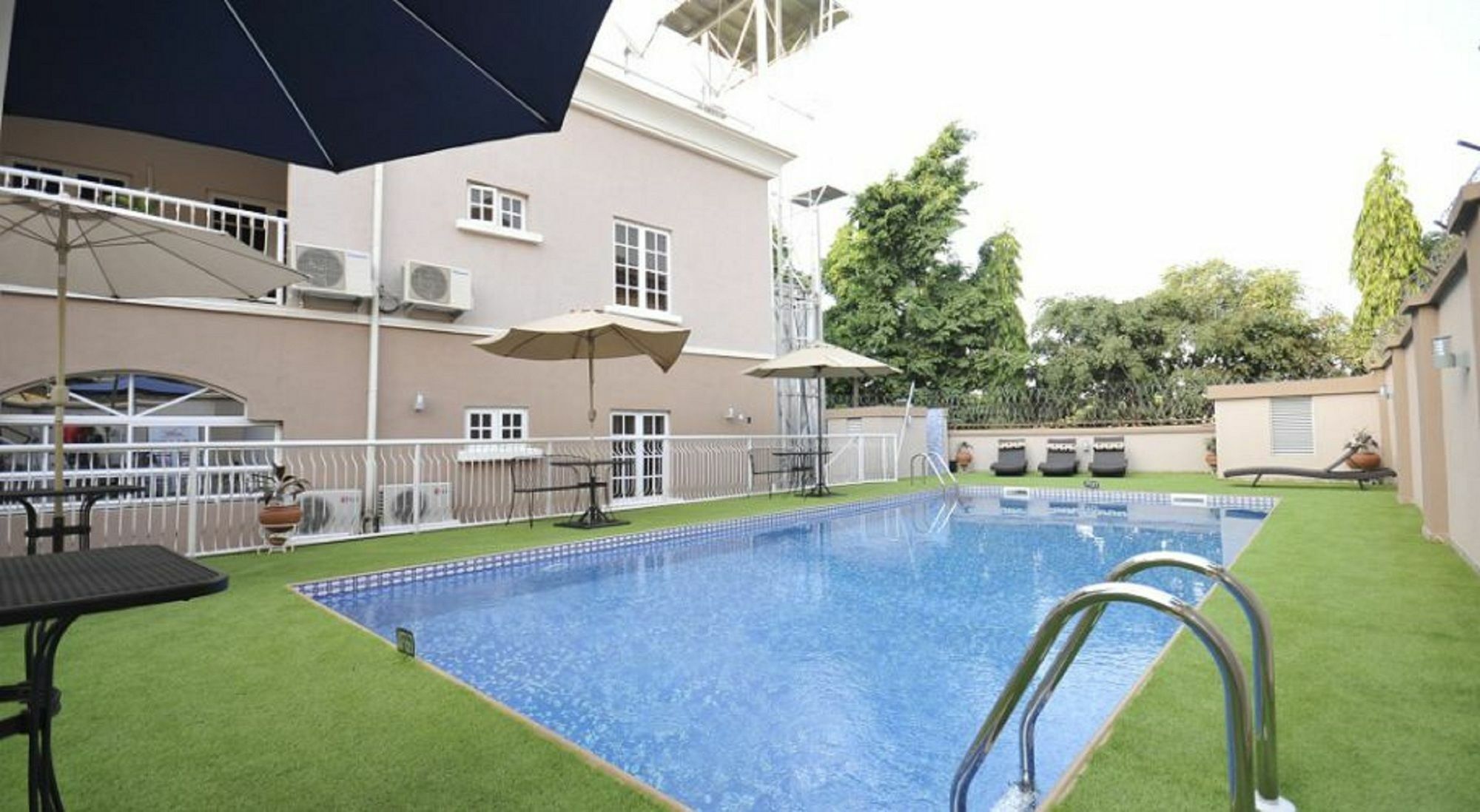 Sheer Luxury Apartments And Suites Abuja Exterior foto